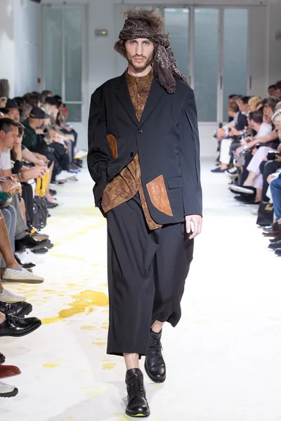 Look 11